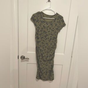 Isabel Maternity by Ingrid & Isabel Medium Green Blue Floral Ruched Dress